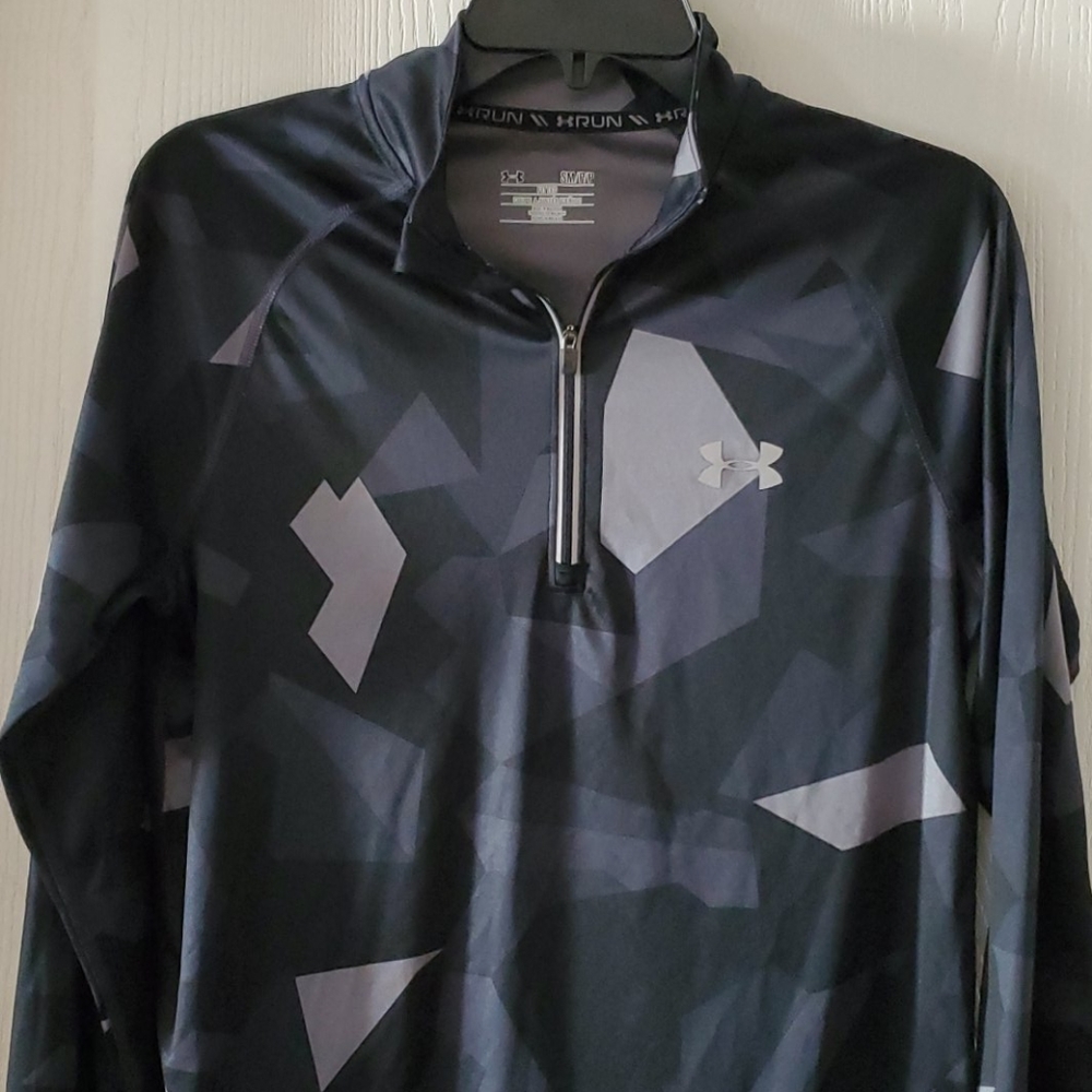 Under Armour Fitted Women's Pullover Shirt Size SM - Picture 4 of 7